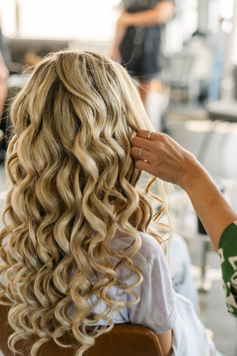 Side-Swept Hollywood Waves
