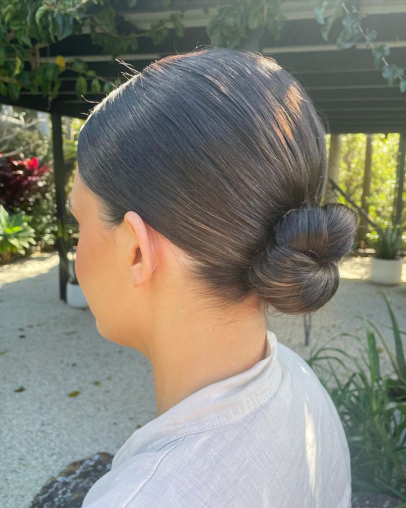 Uno chignon semplice e lineare