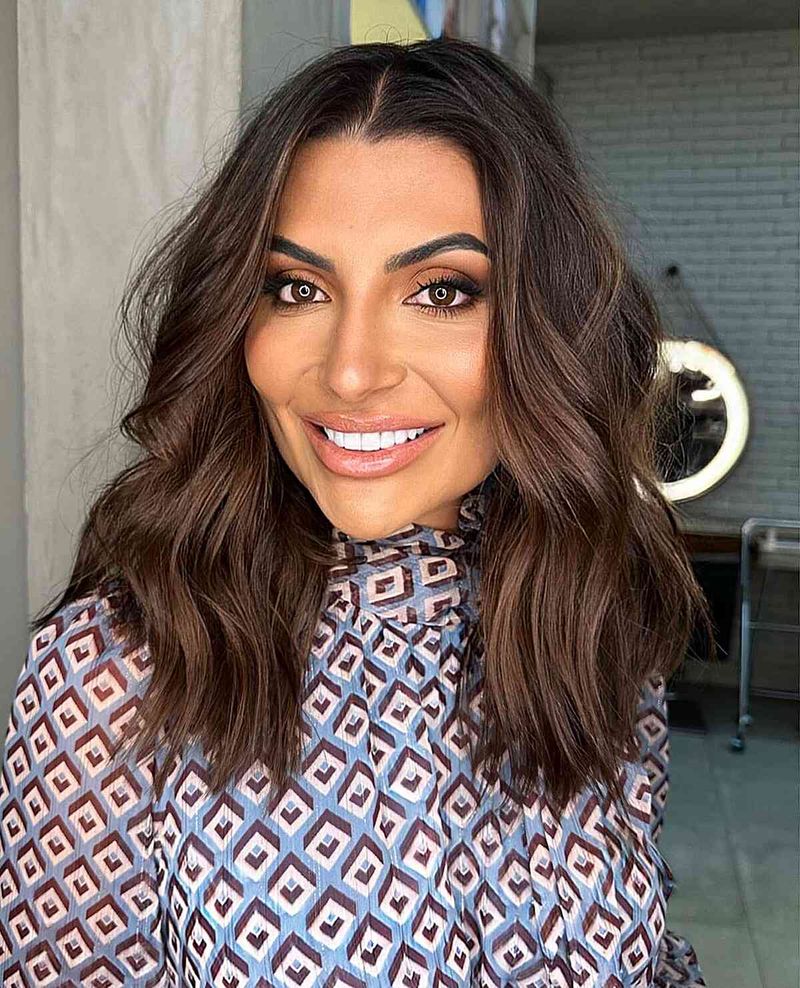 Wavy Collarbone Lob