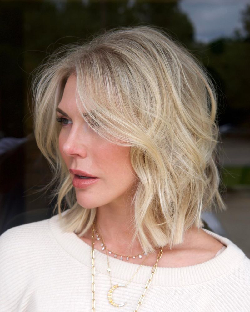 Face-Framing Layers with Center Part