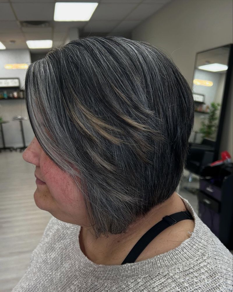 Dramatische asymmetrische bob