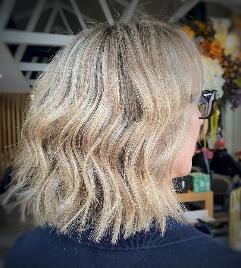 The Effortless Wavy Bob