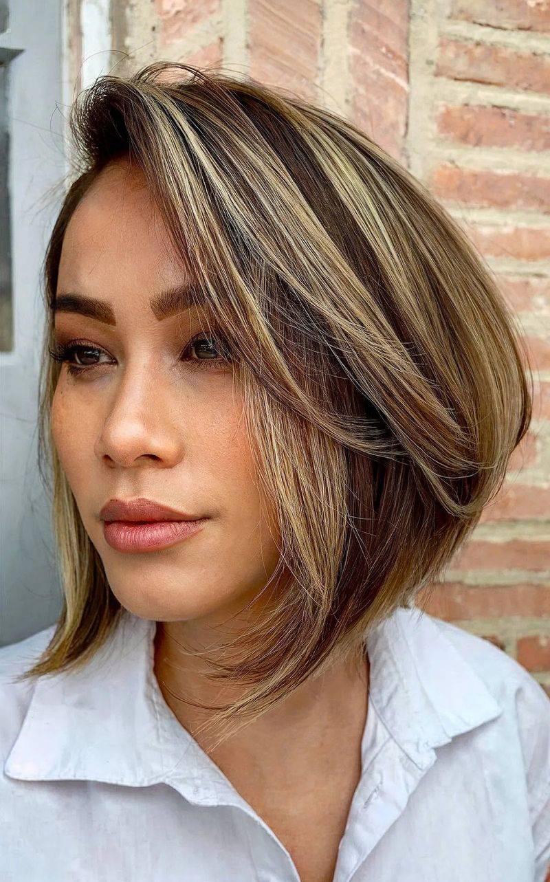 Layered Bob with Side-Sweep