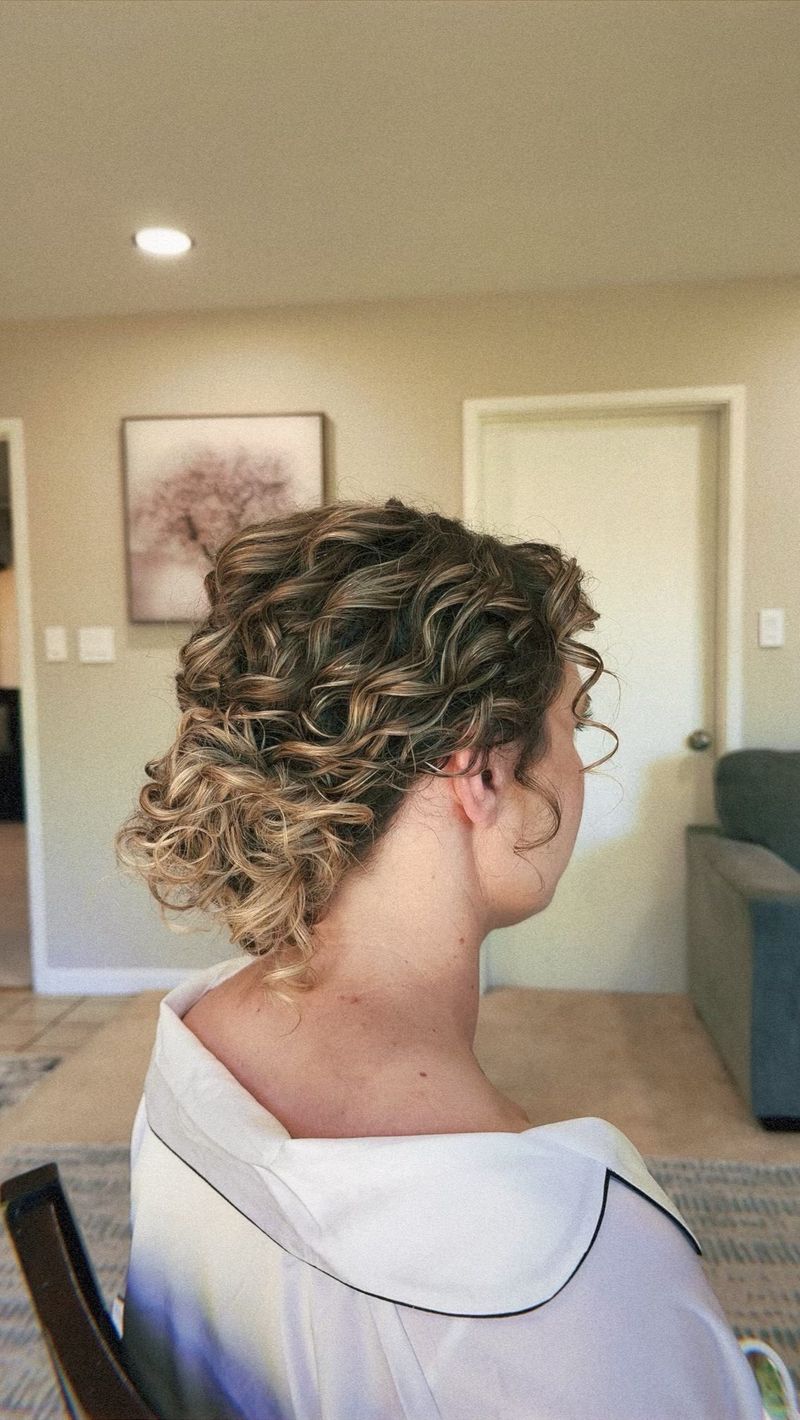 Chignon basso disordinato