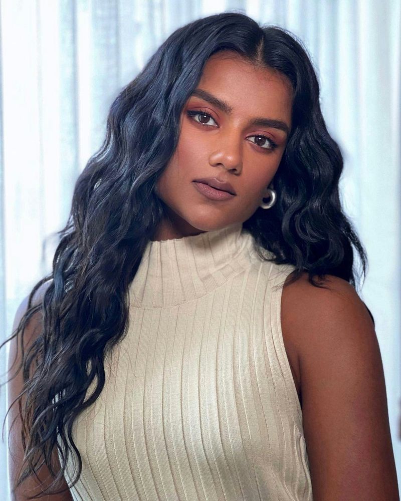 Simone Ashley's Glossy Waves