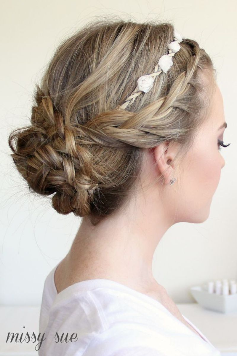 Treccia a corona Updo