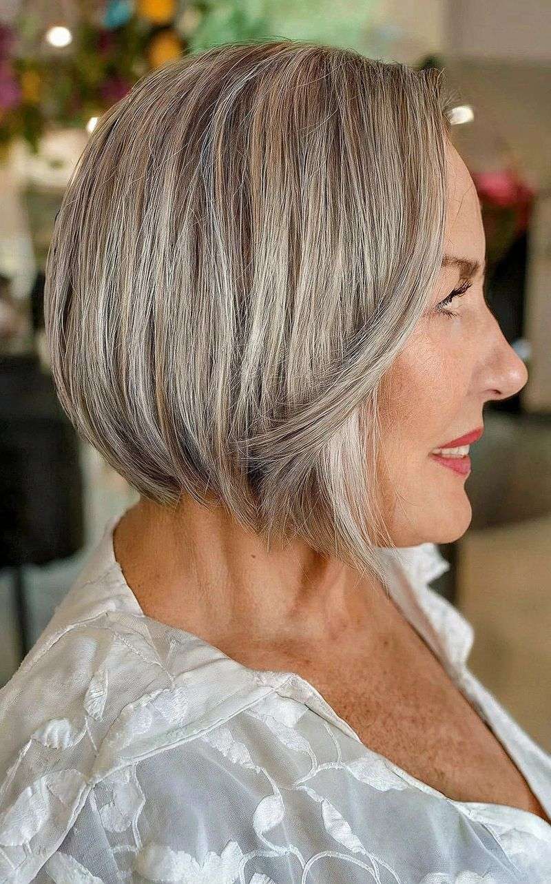 Choppy Micro-Bob with Point-Cut Ends