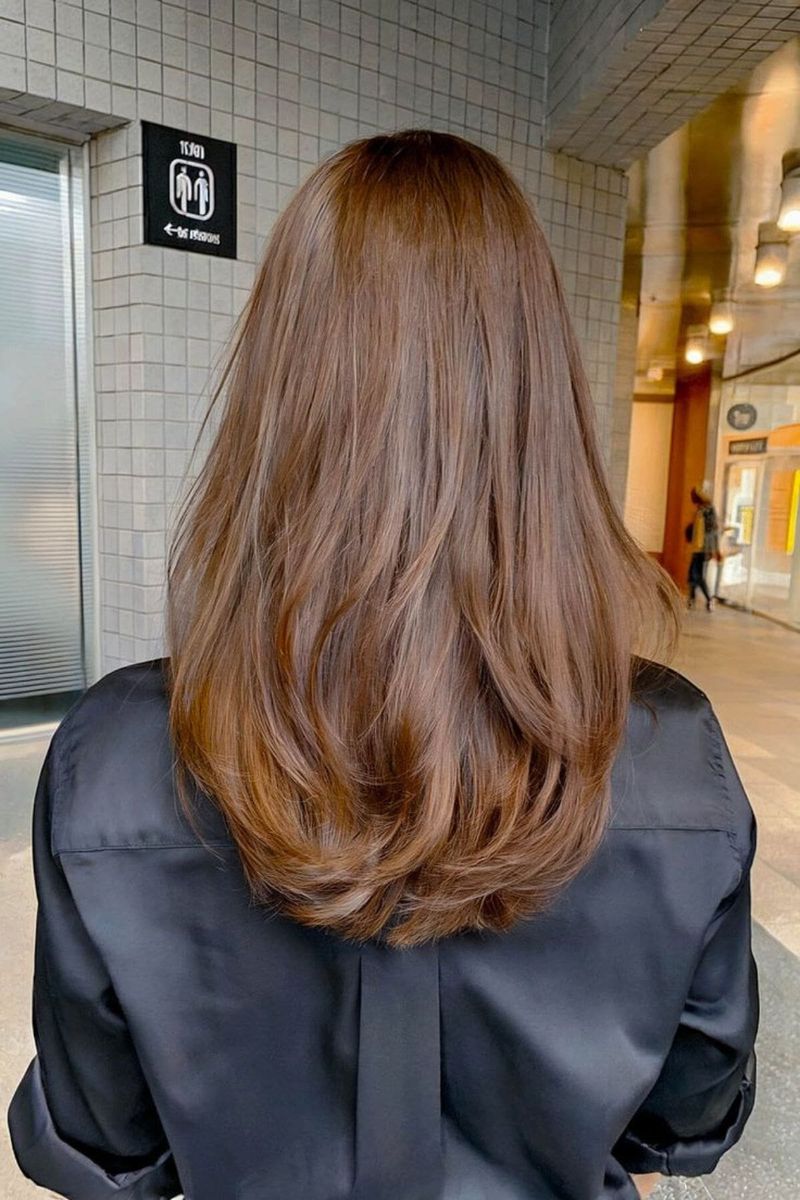 One-Length Mid-Back Cut