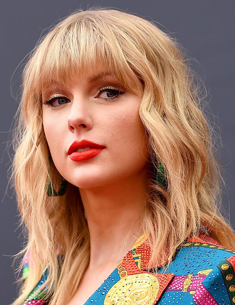 Taylor Swift's Soft Shaggy Lob