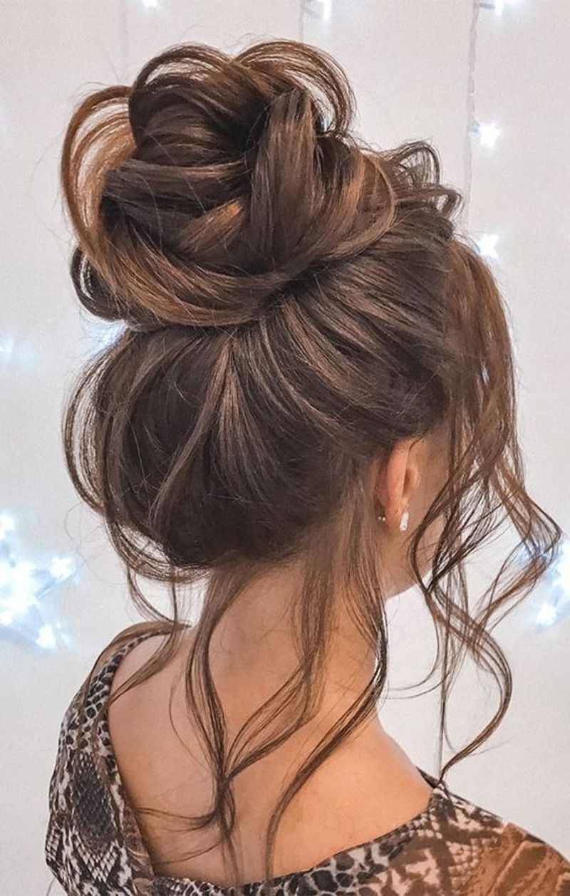 Chignon sciolto e disordinato