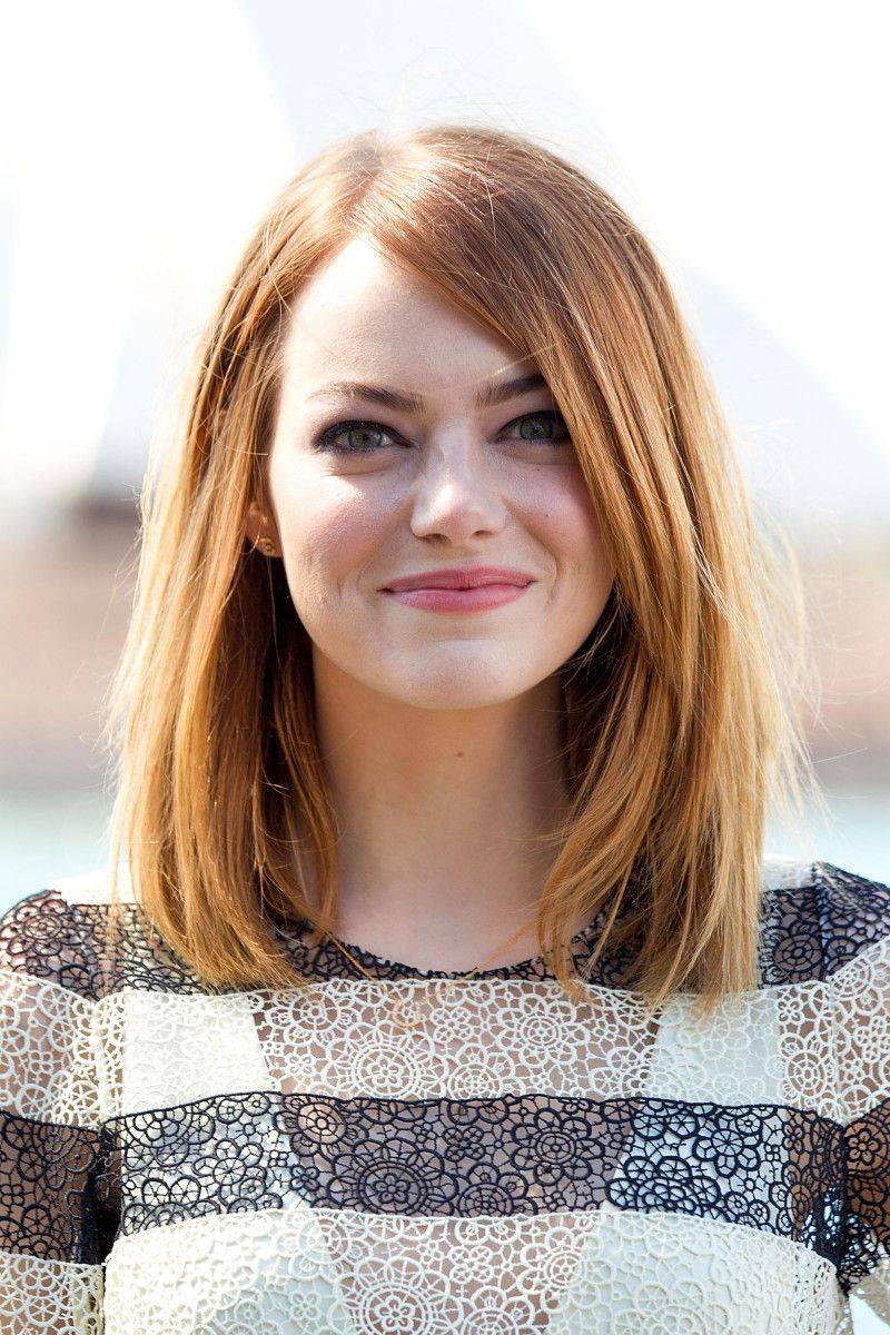 Emma Stone's Side-Parted Lob