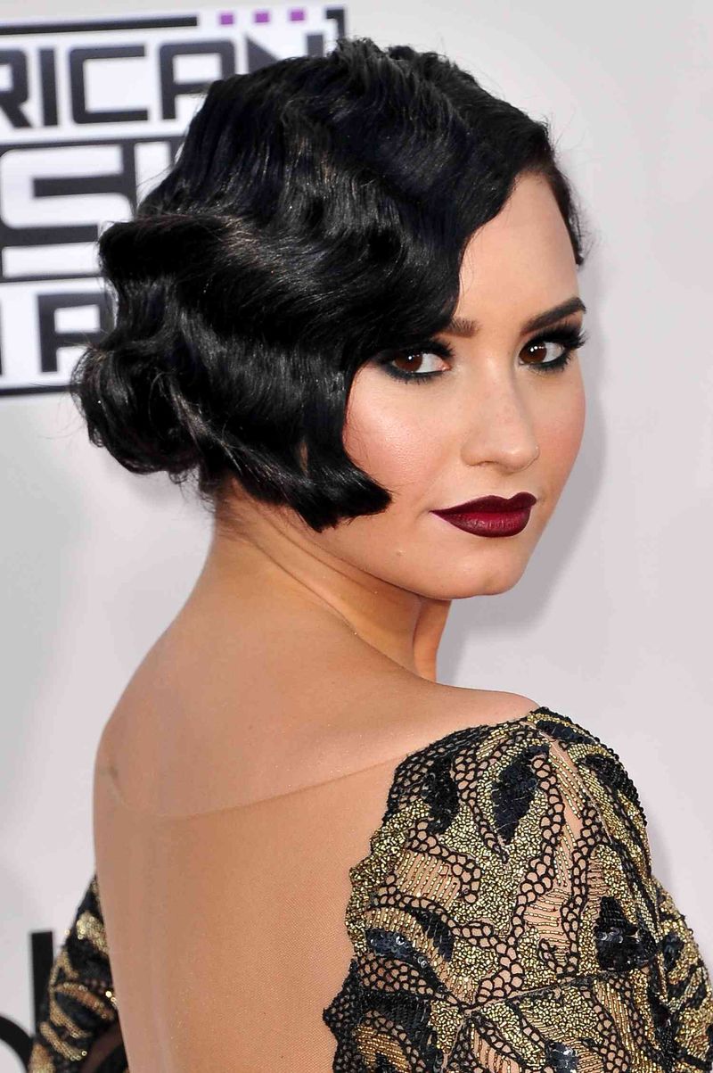 Vintage-Inspired Jawline Bob