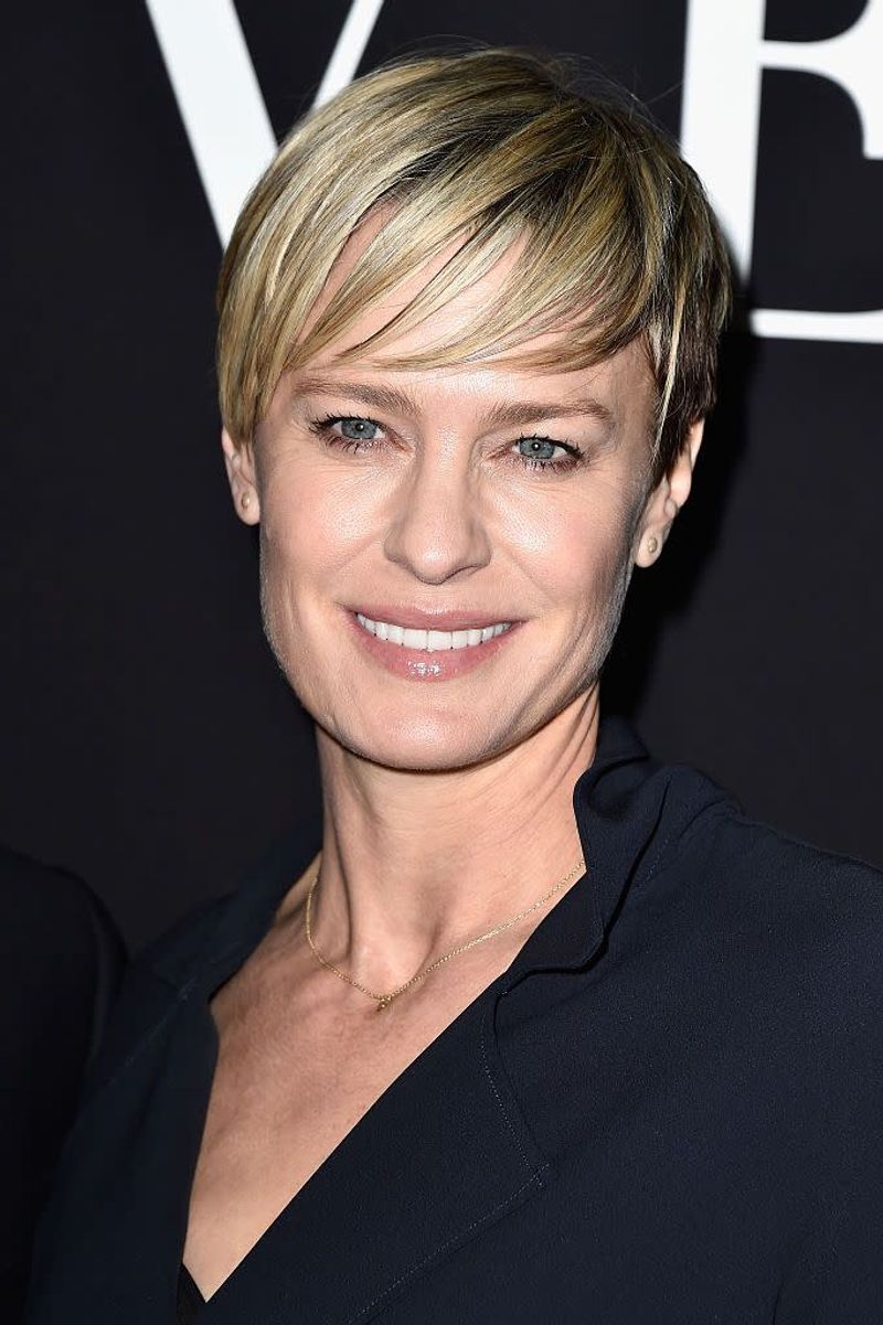 Robin Wright's Cropped Blonde Cut