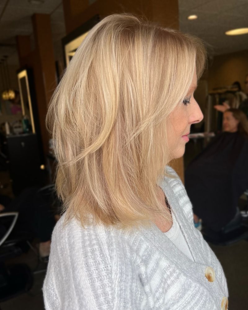 Collarbone-Skimming Layered Bob