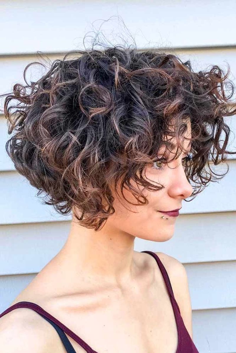 Chin-Grazing Curly Wedge