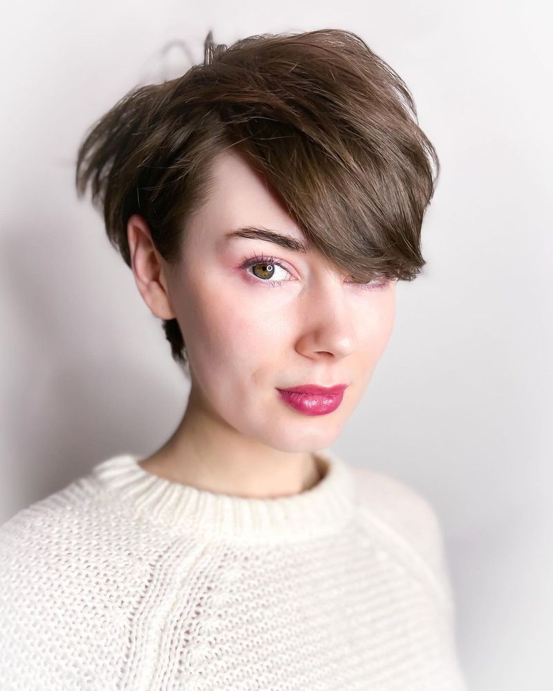 Corte Pixie con flequillo largo
