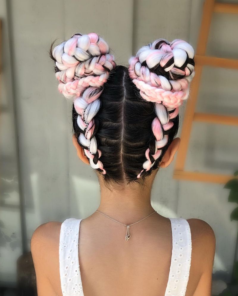 Gevlochten ruimte Buns