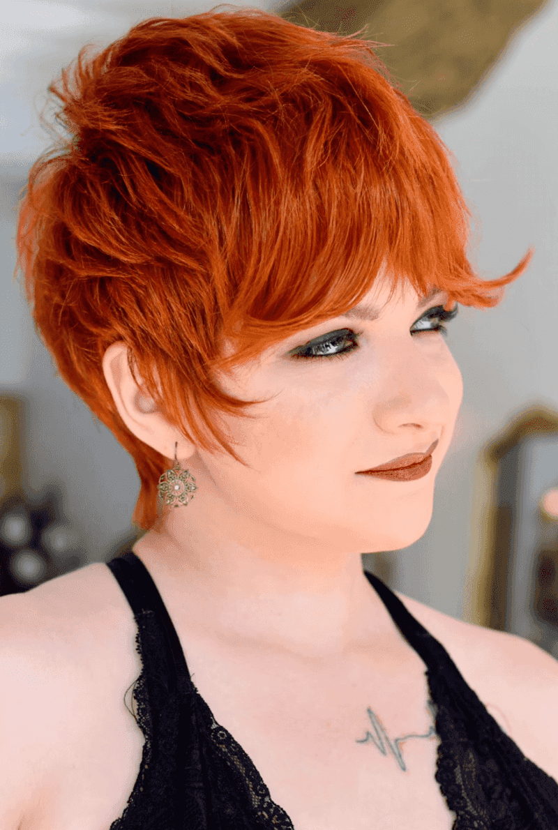 Pixie spettinato con stratificazioni