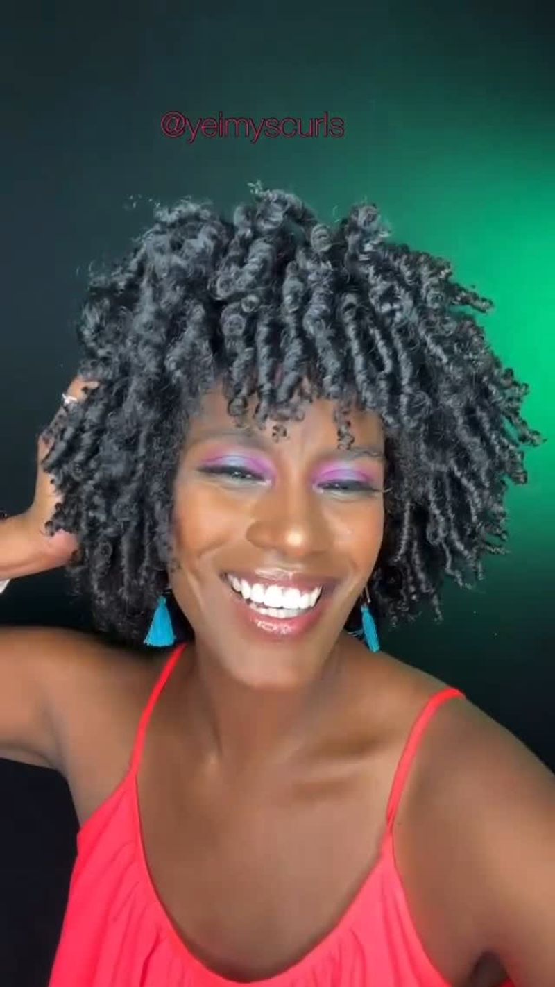 Finger Coiling With Aloe Vera Gel