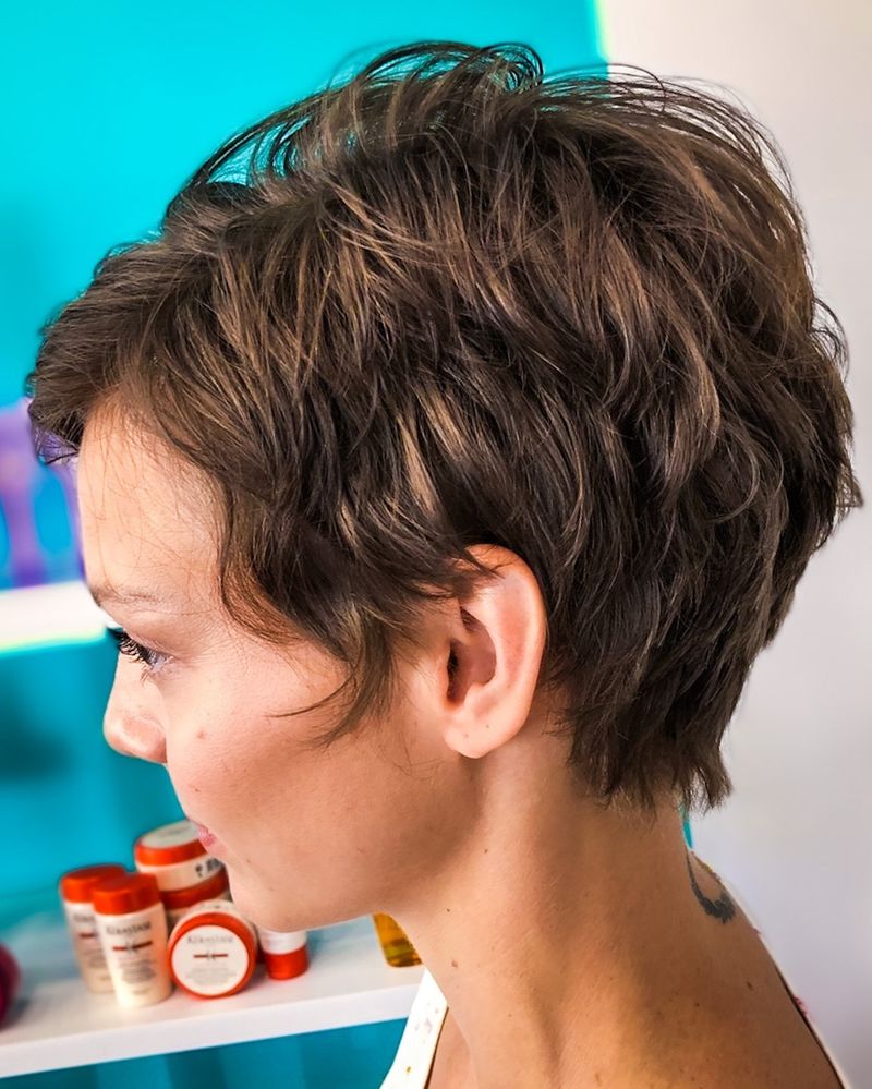 Pixie spettinato per capelli