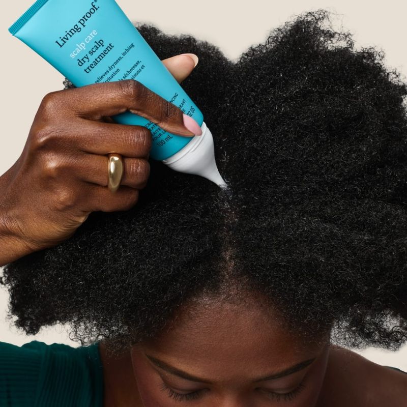 Dry Scalp: Weekly Washing With Hydration