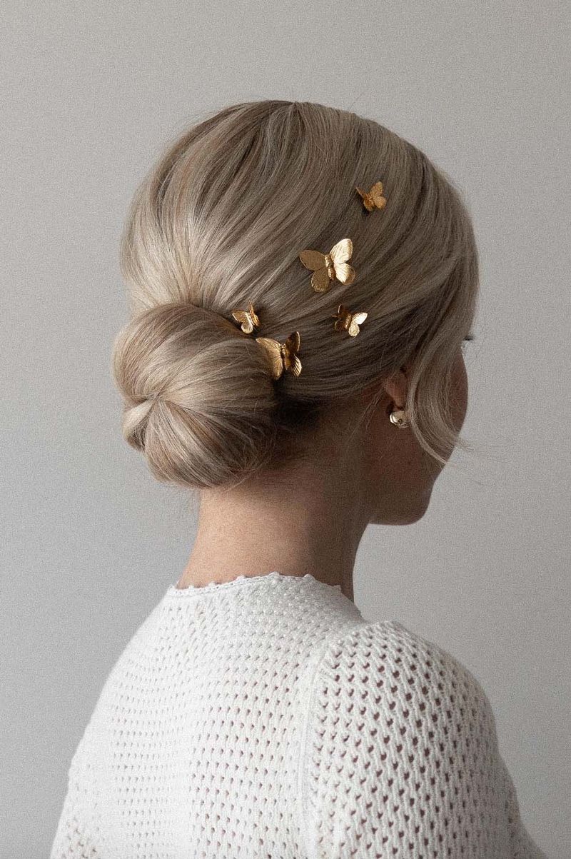 Uno chignon basso elegante