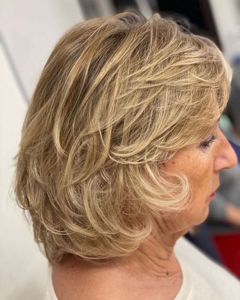Soft Shoulder-Length Waves