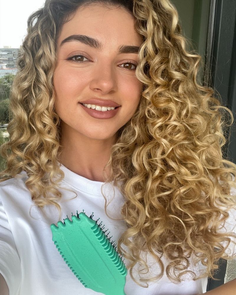 Volume-Boosted Curls