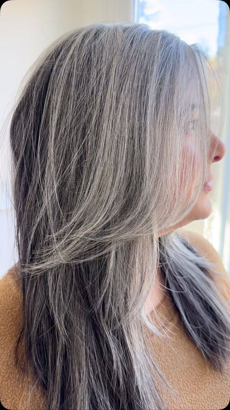 Long Layers with Minimal Volume