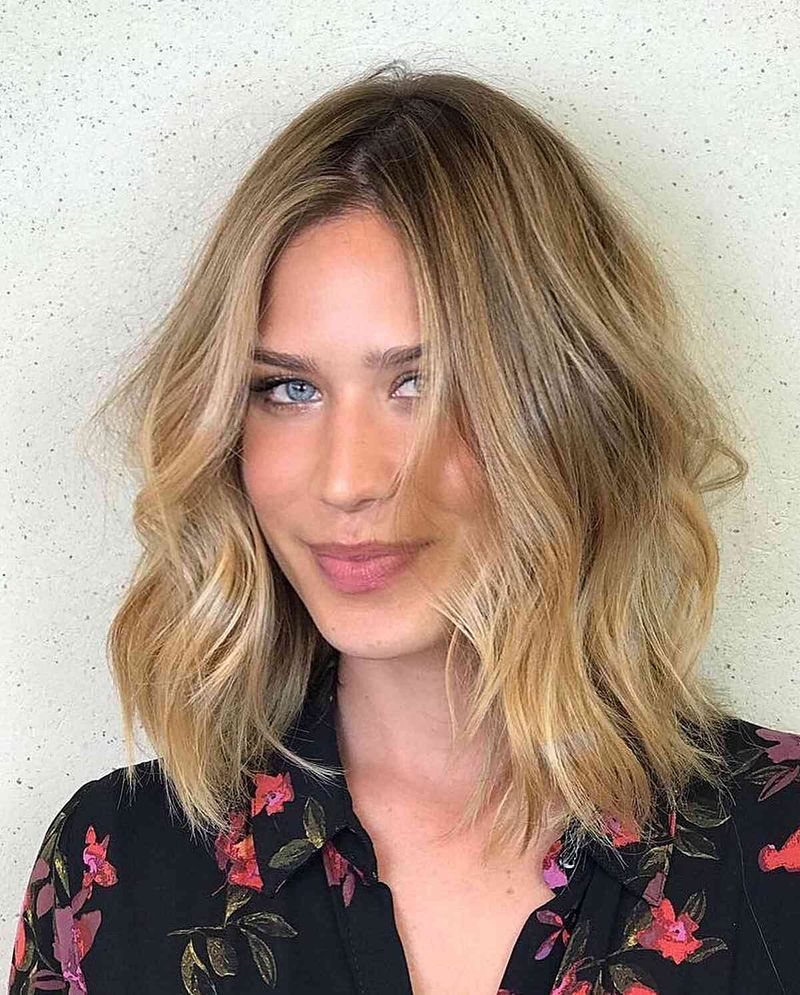 Face-Framing Feathered Lob