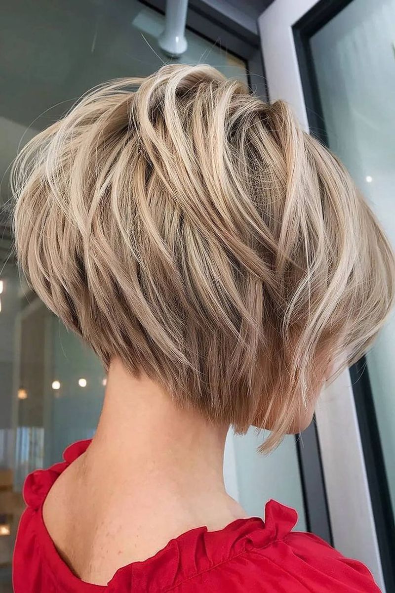 Graduated Bob with Stacked Layers
