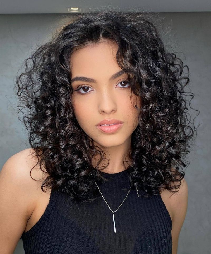 Bouncy Mid-Length Curls