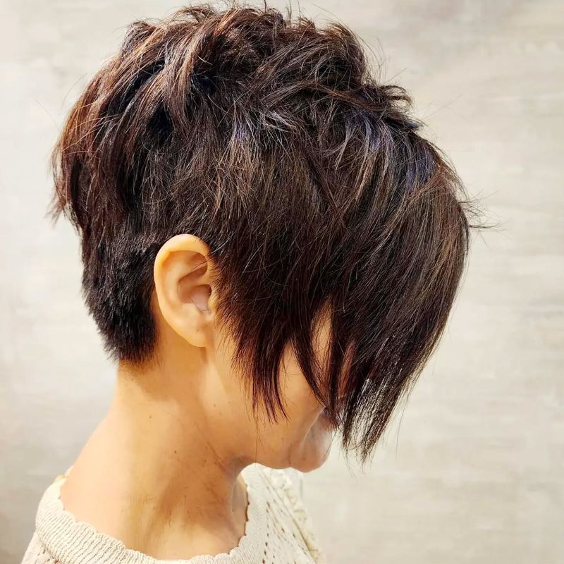 Corte Pixie con flequillo largo