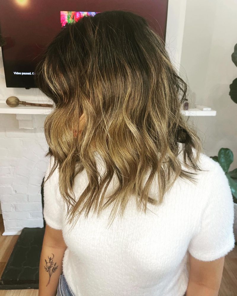 Lob ondulato con balayage
