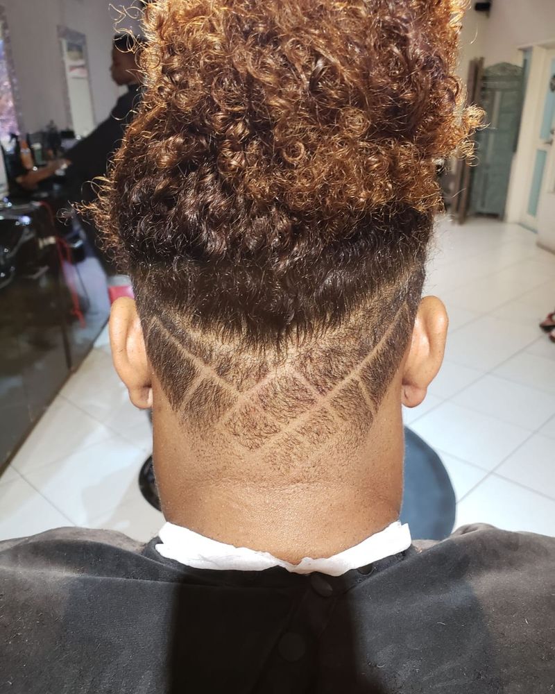 Geometric Undercuts