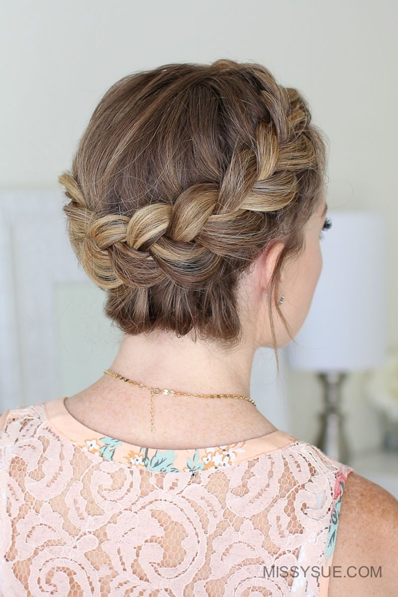 Tresse hollandaise en forme de couronne