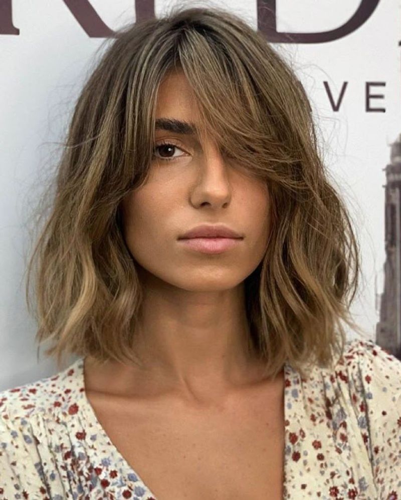 Collarbone Lob with Side-Swept Bangs