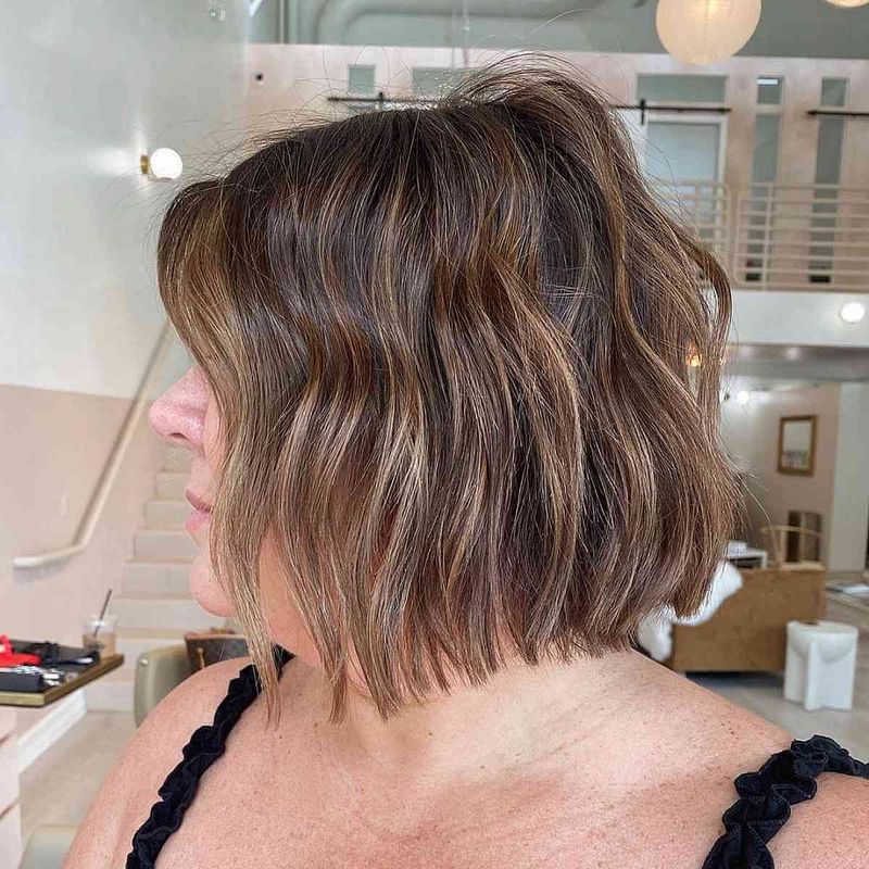 Elegant Shoulder-Grazing Blunt Cut