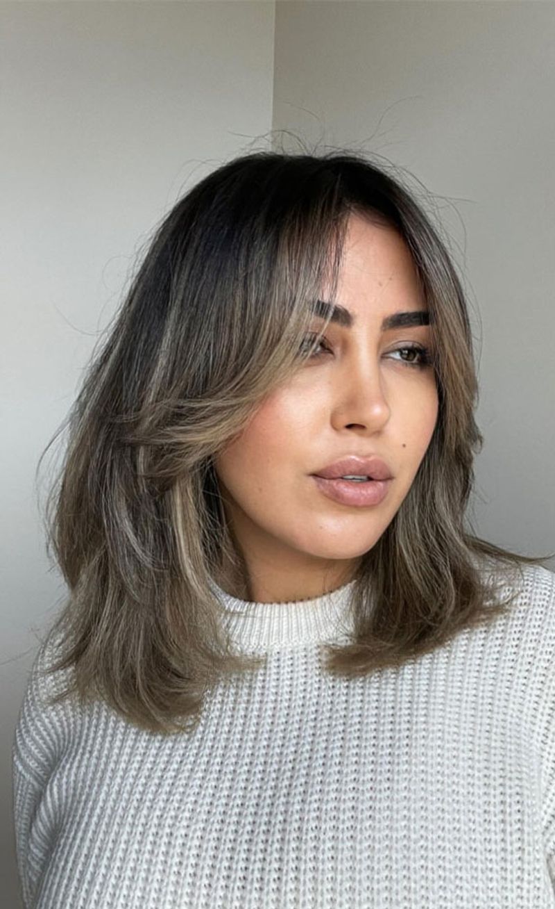 Collarbone-Length Cut with Face-Framing Highlights