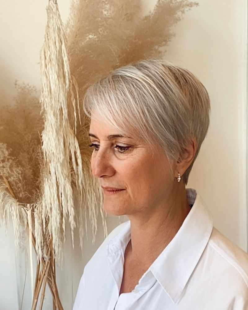Classic Pageboy with Side-Swept Fringe