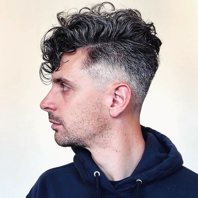 Curly Pompadour