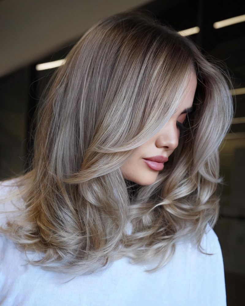 Bouncy Shoulder-Skimming Layers