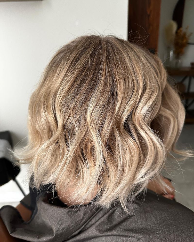 Corte a capas con sutiles reflejos