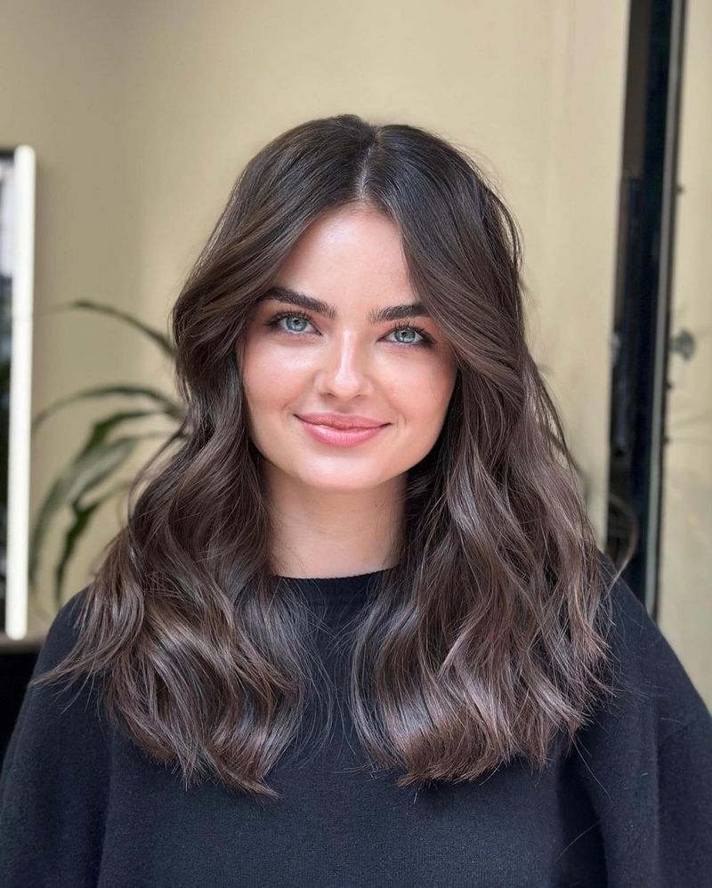 Midi Cut with Curved Layers