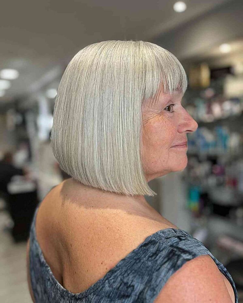 Bob coupé avec des franges ondulées