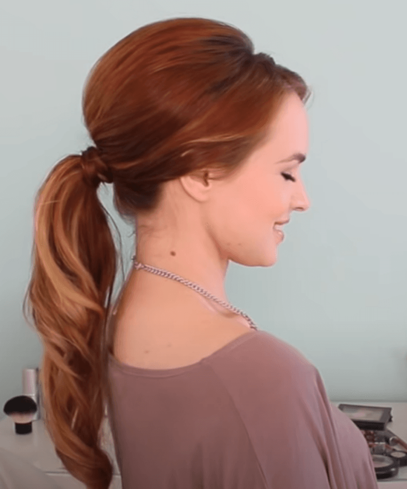 Una coda di cavallo elegante con un twist