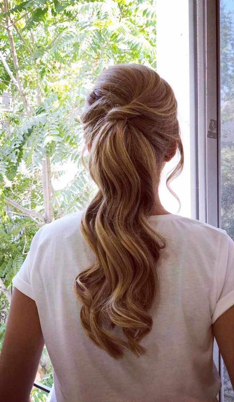 Low Ponytail With Volume