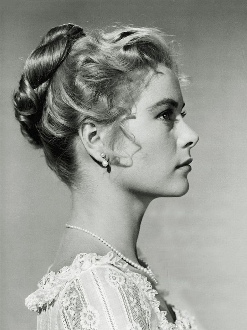 Grace Kelly's Elegant Updo