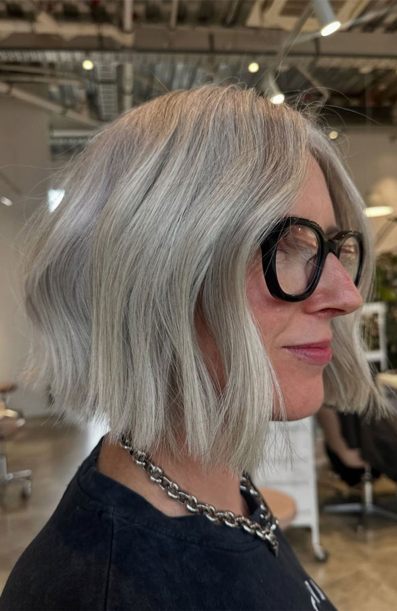 Smooth Bob with Blunt Ends