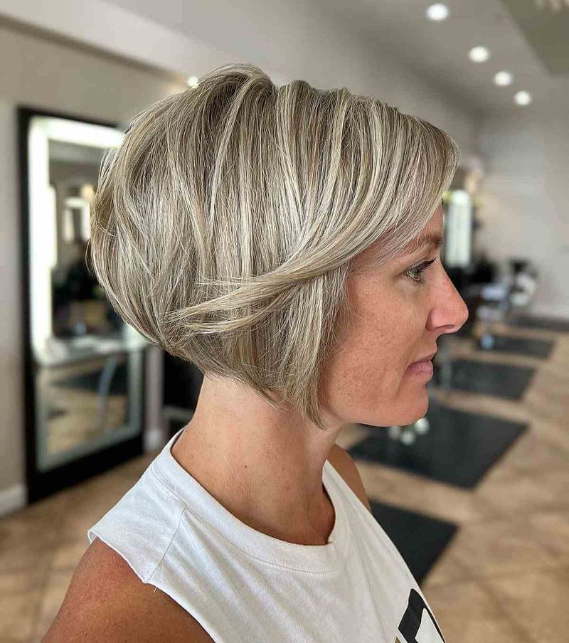 Bob angulaire avec balayage